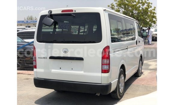 Acheter Import Voiture Toyota Hiace Blanc à Import - Dubai, Kailahun Acheter Import Voiture Toyota Hiace Blanc à Import - Dubai, Kailahun