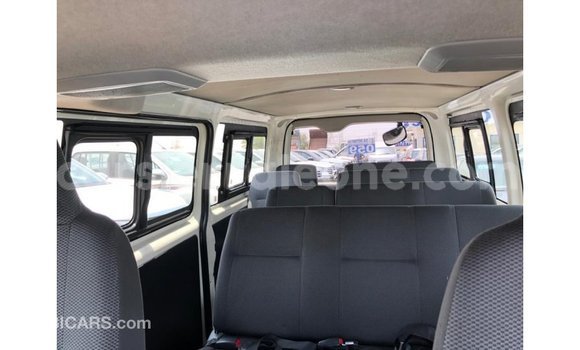 Acheter Import Voiture Toyota Hiace Blanc à Import - Dubai, Kailahun Acheter Import Voiture Toyota Hiace Blanc à Import - Dubai, Kailahun