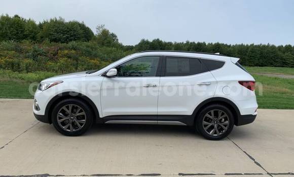 Buy Used Hyundai Santa Fe White Car in Freetown in Western Urban Buy Used Hyundai Santa Fe White Car in Freetown in Western Urban