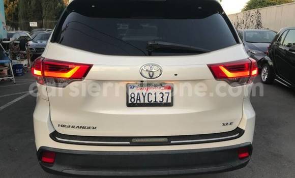 Buy Used Toyota Highlander White Car in Freetown in Western Urban Buy Used Toyota Highlander White Car in Freetown in Western Urban