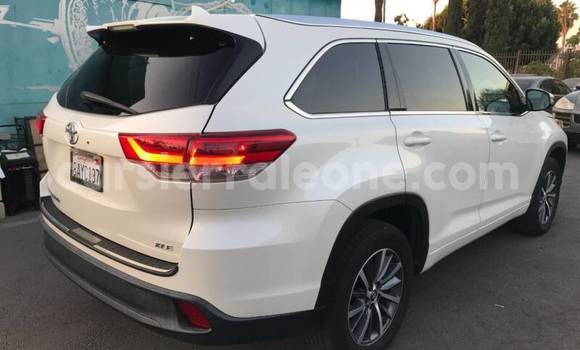 Buy Used Toyota Highlander White Car in Freetown in Western Urban Buy Used Toyota Highlander White Car in Freetown in Western Urban