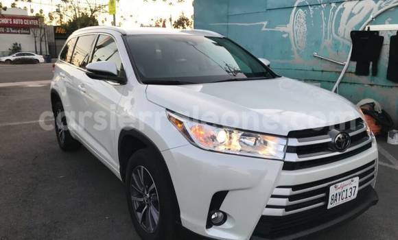 Buy Used Toyota Highlander White Car in Freetown in Western Urban Buy Used Toyota Highlander White Car in Freetown in Western Urban