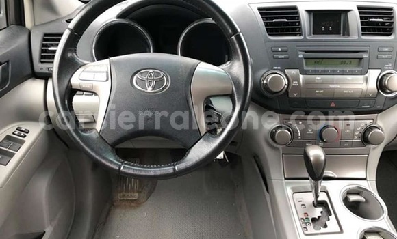 Buy Used Toyota Highlander Blue Car in Freetown in Western Urban Buy Used Toyota Highlander Blue Car in Freetown in Western Urban