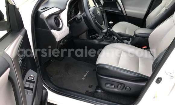 Buy Used Toyota RAV4 White Car in Blama in Kenema Buy Used Toyota RAV4 White Car in Blama in Kenema