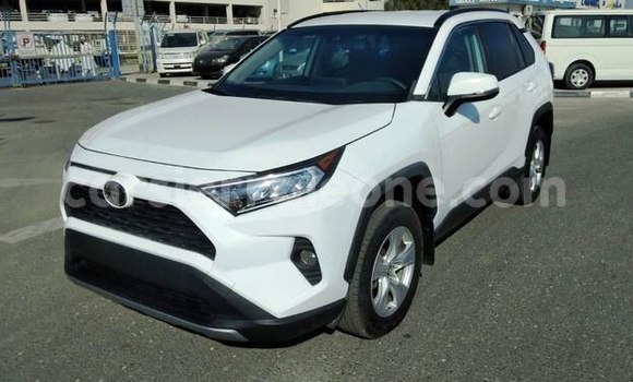Buy Used Toyota RAV4 White Car in Kambia in Kambia Buy Used Toyota RAV4 White Car in Kambia in Kambia
