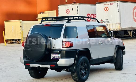 Buy Import Toyota FJ Cruiser Silver Car in Blama in Kenema Buy Import Toyota FJ Cruiser Silver Car in Blama in Kenema
