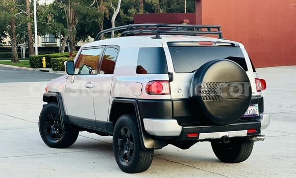 Buy Import Toyota FJ Cruiser Silver Car in Blama in Kenema Buy Import Toyota FJ Cruiser Silver Car in Blama in Kenema