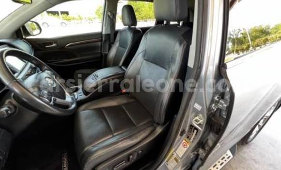 Buy Import Toyota Highlander Silver Car in Blama in Kenema Buy Import Toyota Highlander Silver Car in Blama in Kenema