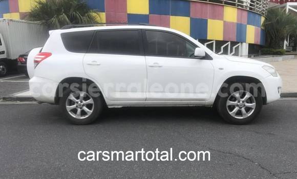Buy Used Toyota RAV4 White Car in Gbinti in Port Loko Buy Used Toyota RAV4 White Car in Gbinti in Port Loko
