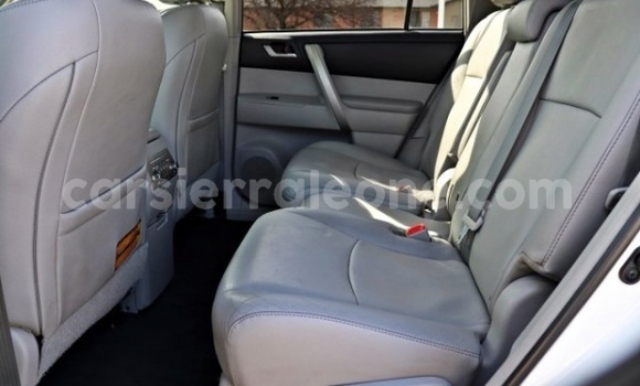 Buy Used Toyota Highlander White Car in Freetown in Western Urban Buy Used Toyota Highlander White Car in Freetown in Western Urban