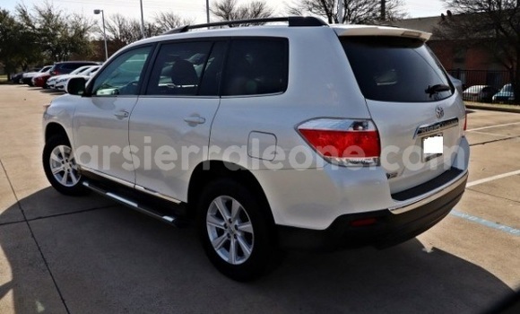 Buy Used Toyota Highlander White Car in Freetown in Western Urban Buy Used Toyota Highlander White Car in Freetown in Western Urban