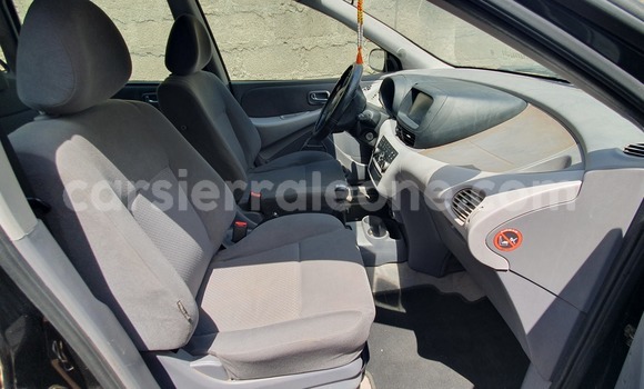 Acheter Occasion Voiture Nissan Tino Noir à Kenema, Kenema Acheter Occasion Voiture Nissan Tino Noir à Kenema, Kenema