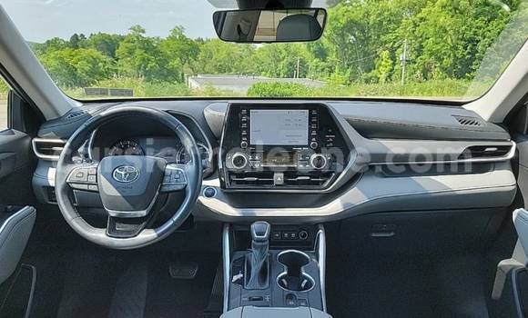 Buy Used Toyota Highlander Silver Car in Freetown in Western Urban Buy Used Toyota Highlander Silver Car in Freetown in Western Urban