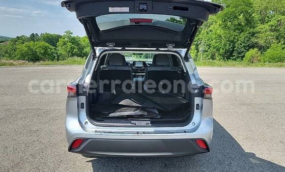 Buy Used Toyota Highlander Silver Car in Freetown in Western Urban Buy Used Toyota Highlander Silver Car in Freetown in Western Urban