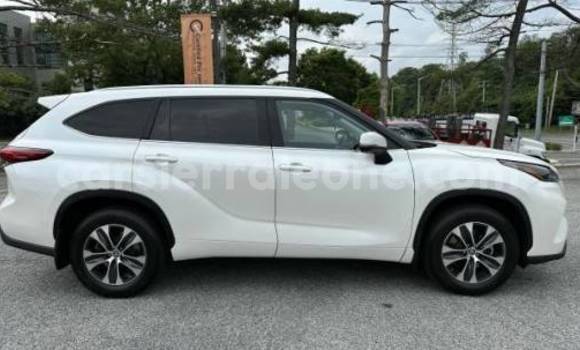 Buy Used Toyota Highlander White Car in Freetown in Western Urban Buy Used Toyota Highlander White Car in Freetown in Western Urban