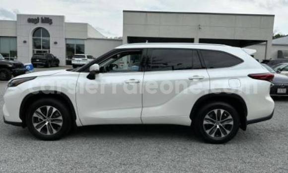Buy Used Toyota Highlander White Car in Freetown in Western Urban Buy Used Toyota Highlander White Car in Freetown in Western Urban