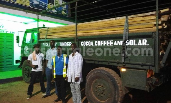 Buy Used DAF CF Green Truck in Freetown in Western Urban Buy Used DAF CF Green Truck in Freetown in Western Urban
