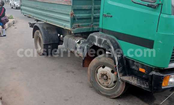 Buy Used Mercedes‒Benz 814 Green Truck in Freetown in Western Urban Buy Used Mercedes‒Benz 814 Green Truck in Freetown in Western Urban