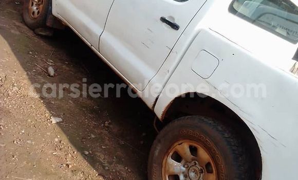 Buy Used Toyota Hilux White Car in Freetown in Western Urban Buy Used Toyota Hilux White Car in Freetown in Western Urban