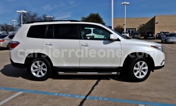 Buy Used Toyota Highlander White Car in Freetown in Western Urban Buy Used Toyota Highlander White Car in Freetown in Western Urban