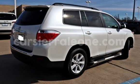 Buy Used Toyota Highlander White Car in Freetown in Western Urban Buy Used Toyota Highlander White Car in Freetown in Western Urban