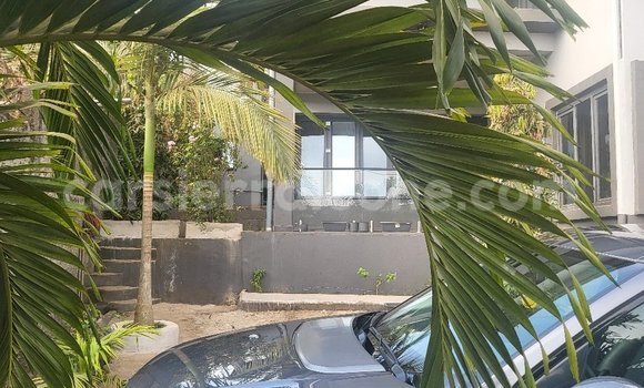 Buy Used Land Rover Discovery Sport Silver Car in Freetown in Western Urban Buy Used Land Rover Discovery Sport Silver Car in Freetown in Western Urban