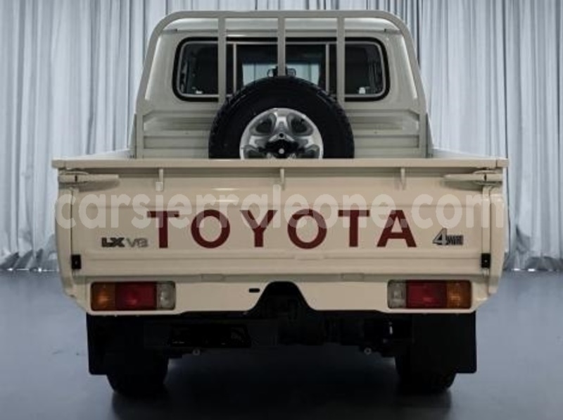 Big with watermark toyota land cruiser bo baiima 7853