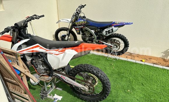 Buy Used Yamaha YZ450F Blue Bike in Freetown in Western Urban