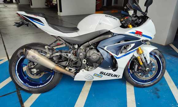 Buy Used Suzuki GSX–R White Bike in Freetown in Western Urban