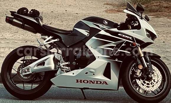 Buy Used Honda CBR White Bike in Freetown in Western Urban