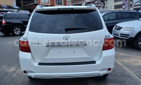Buy Import Toyota Highlander White Car in Freetown in Western Urban Buy Import Toyota Highlander White Car in Freetown in Western Urban