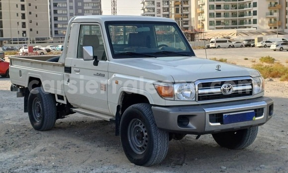Buy Used Toyota Land Cruiser White Car in Freetown in Western Urban Buy Used Toyota Land Cruiser White Car in Freetown in Western Urban