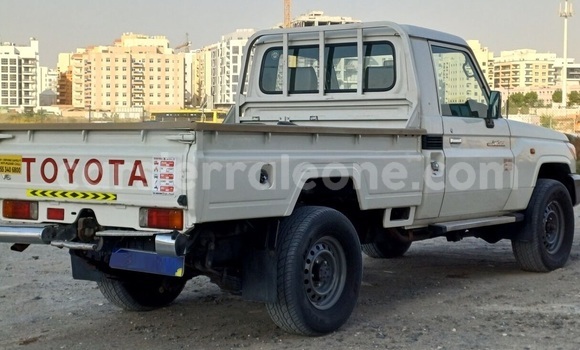 Buy Used Toyota Land Cruiser White Car in Freetown in Western Urban Buy Used Toyota Land Cruiser White Car in Freetown in Western Urban