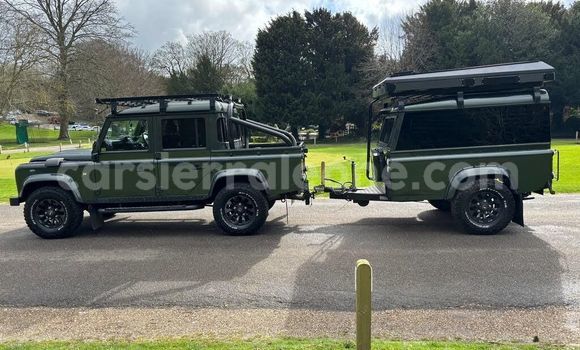 Buy Used Land Rover Defender Green Car in Freetown in Western Urban Buy Used Land Rover Defender Green Car in Freetown in Western Urban