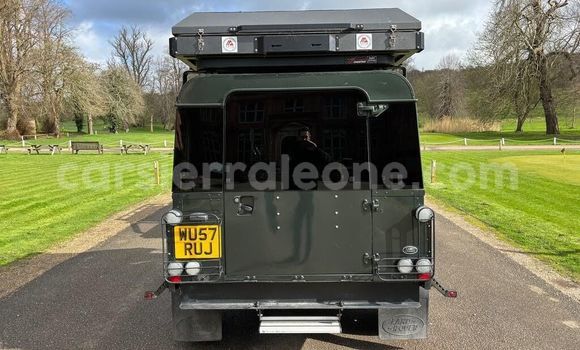 Buy Used Land Rover Defender Green Car in Freetown in Western Urban Buy Used Land Rover Defender Green Car in Freetown in Western Urban