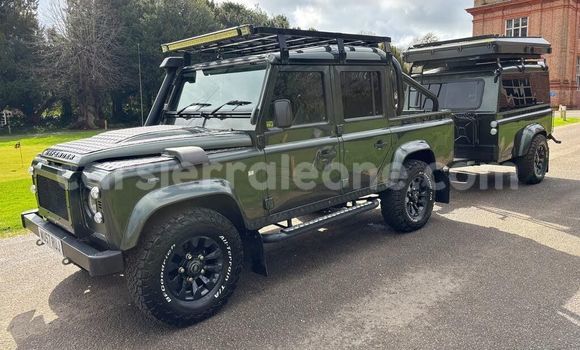 Buy Used Land Rover Defender Green Car in Freetown in Western Urban Buy Used Land Rover Defender Green Car in Freetown in Western Urban