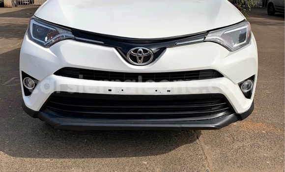 Buy Import Toyota RAV4 White Car in Freetown in Western Urban