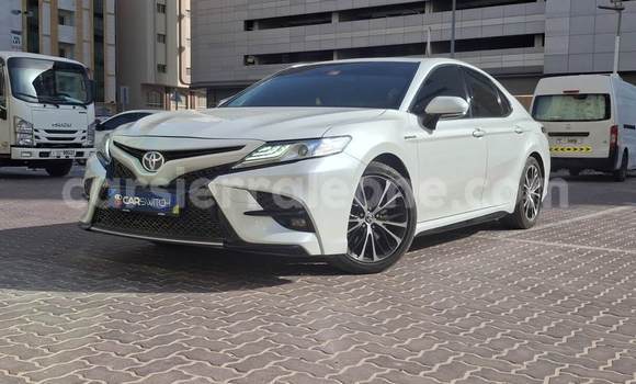 Buy Used Toyota Camry White Car in Freetown in Western Urban