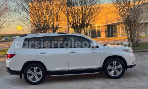 Buy Used Toyota Highlander White Car in Freetown in Western Urban Buy Used Toyota Highlander White Car in Freetown in Western Urban