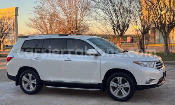 Buy Used Toyota Highlander White Car in Freetown in Western Urban Buy Used Toyota Highlander White Car in Freetown in Western Urban