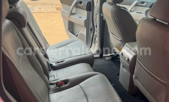 Buy Import Toyota Highlander White Car in Freetown in Western Urban Buy Import Toyota Highlander White Car in Freetown in Western Urban