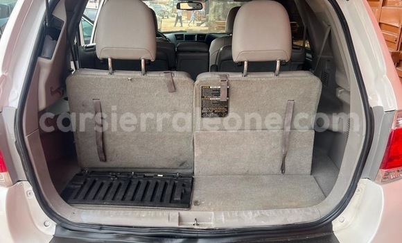 Buy Import Toyota Highlander White Car in Freetown in Western Urban Buy Import Toyota Highlander White Car in Freetown in Western Urban
