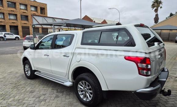Buy Used Mitsubishi Triton White Car in Freetown in Western Urban Buy Used Mitsubishi Triton White Car in Freetown in Western Urban