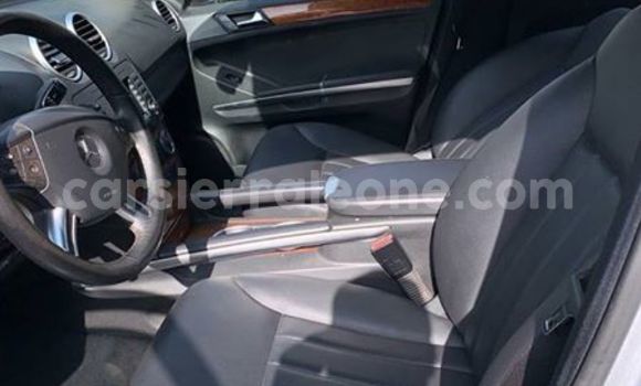 Buy Used Mercedes‒Benz ML–Class Silver Car in Freetown in Western Urban Buy Used Mercedes‒Benz ML–Class Silver Car in Freetown in Western Urban