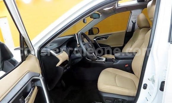 Buy Used Toyota RAV4 White Car in Freetown in Western Urban Buy Used Toyota RAV4 White Car in Freetown in Western Urban