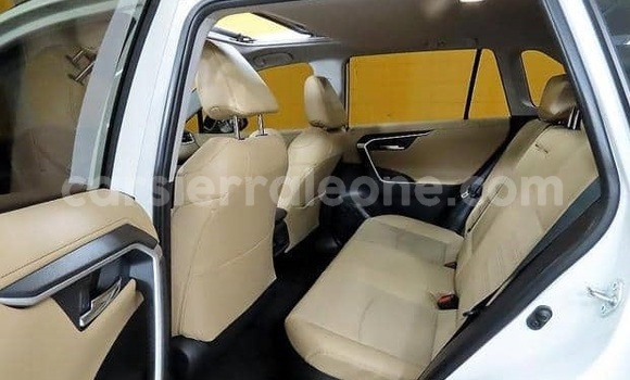 Buy Used Toyota RAV4 White Car in Freetown in Western Urban Buy Used Toyota RAV4 White Car in Freetown in Western Urban
