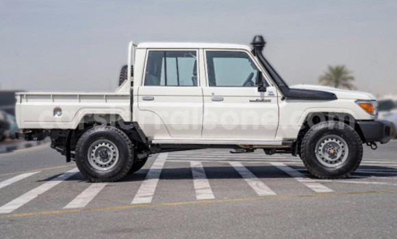 Buy Used Toyota Land Cruiser White Car in Freetown in Western Urban Buy Used Toyota Land Cruiser White Car in Freetown in Western Urban