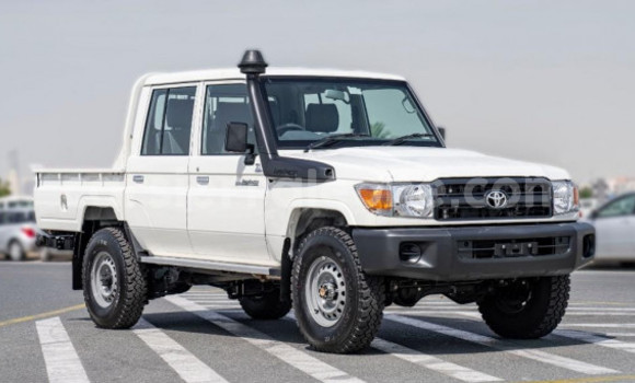 Buy Used Toyota Land Cruiser White Car in Freetown in Western Urban Buy Used Toyota Land Cruiser White Car in Freetown in Western Urban