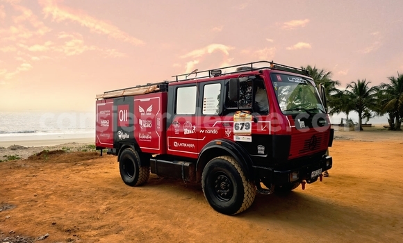 Buy Used Mercedes‒Benz Truck Red Truck in Freetown in Western Urban