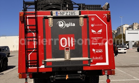 Buy Used Mercedes‒Benz Truck Red Truck in Freetown in Western Urban Buy Used Mercedes‒Benz Truck Red Truck in Freetown in Western Urban